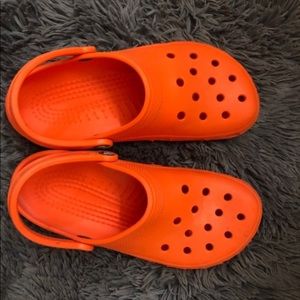 crocs